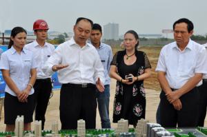 河南省委常委、洛陽(yáng)市委書記陳雪楓調(diào)研炎黃科技園